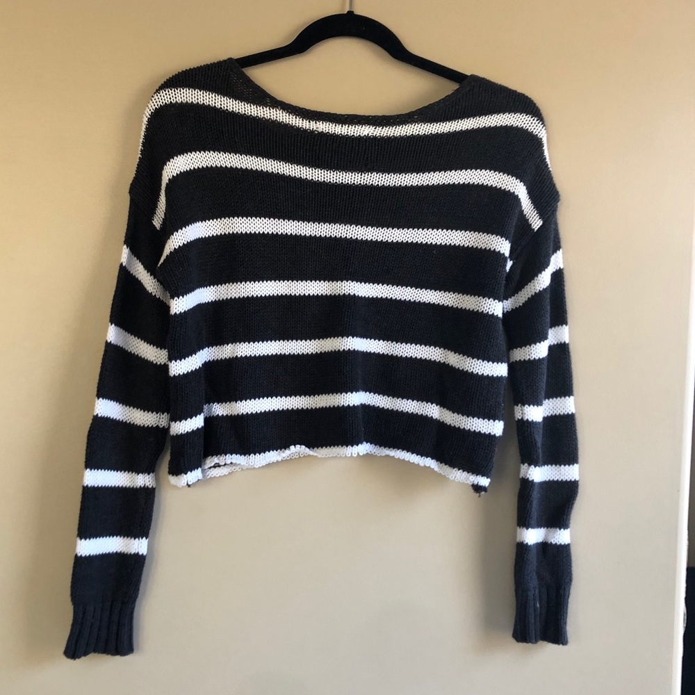 Cropped Striped Sweater - Picture 6 of 7